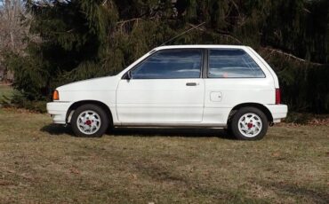 Ford-Festiva-1993-white-104607