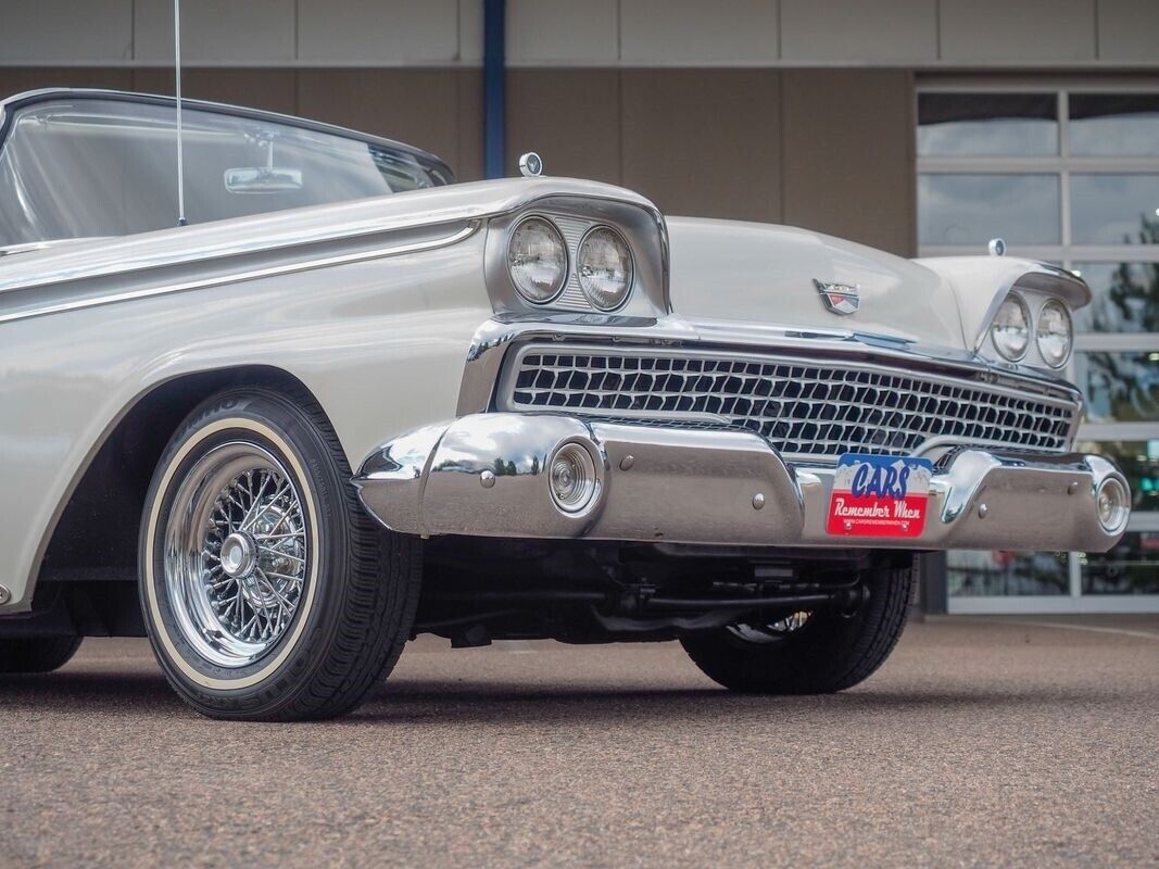 Ford-Galaxie-1959-White-Red-52320-3