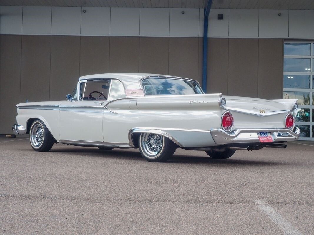 Ford-Galaxie-1959-White-Red-52320-6