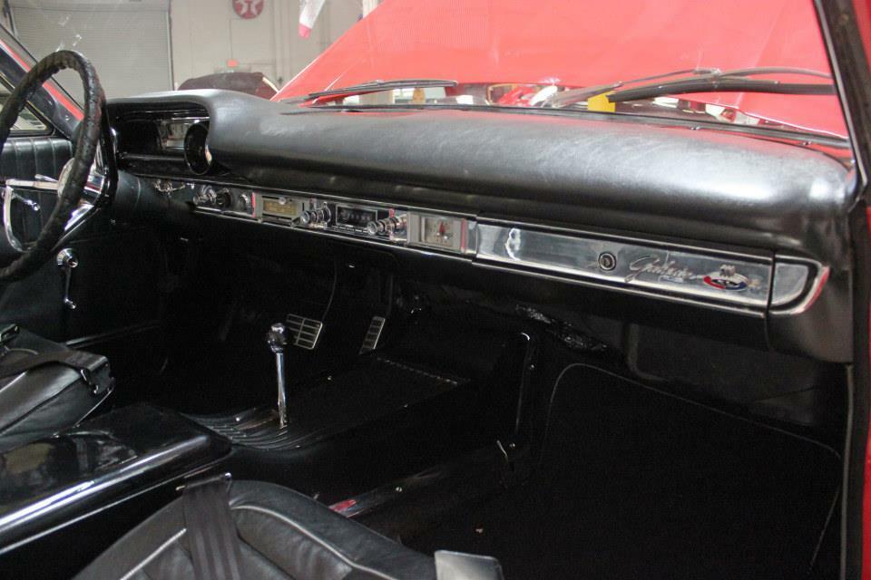 Ford-Galaxie-1964-Red-Black-185274-37