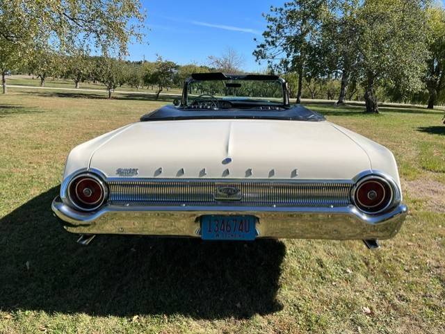 Ford-Galaxie-500-xl-convertible-1962-white-29998-3