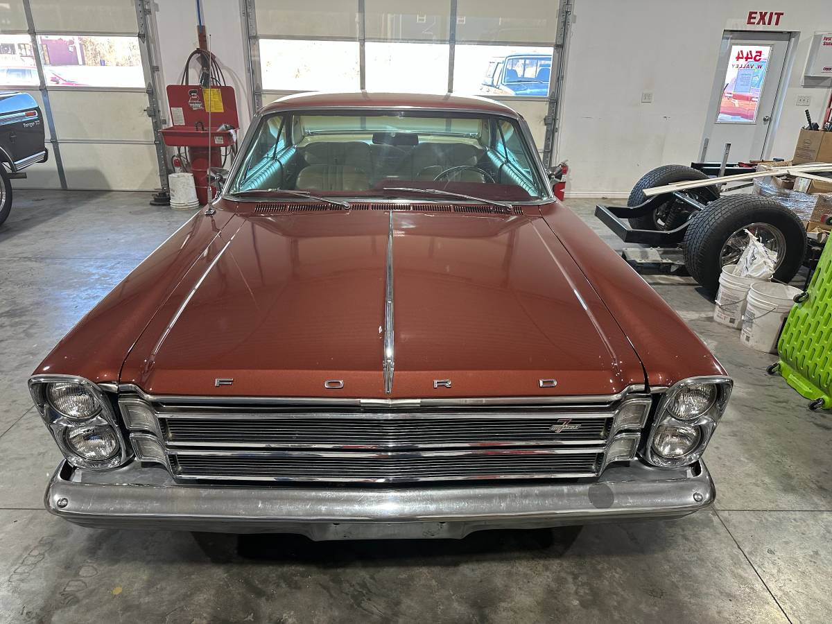 Ford-Galaxie-7-litre-1966-brown-95867-1