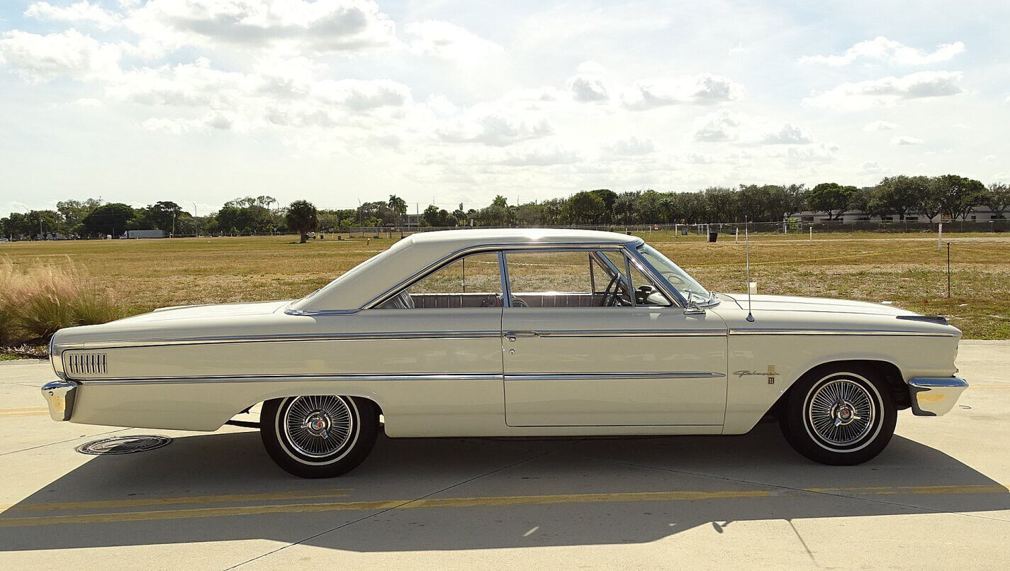 Ford-Galaxie-Coupe-1963-3