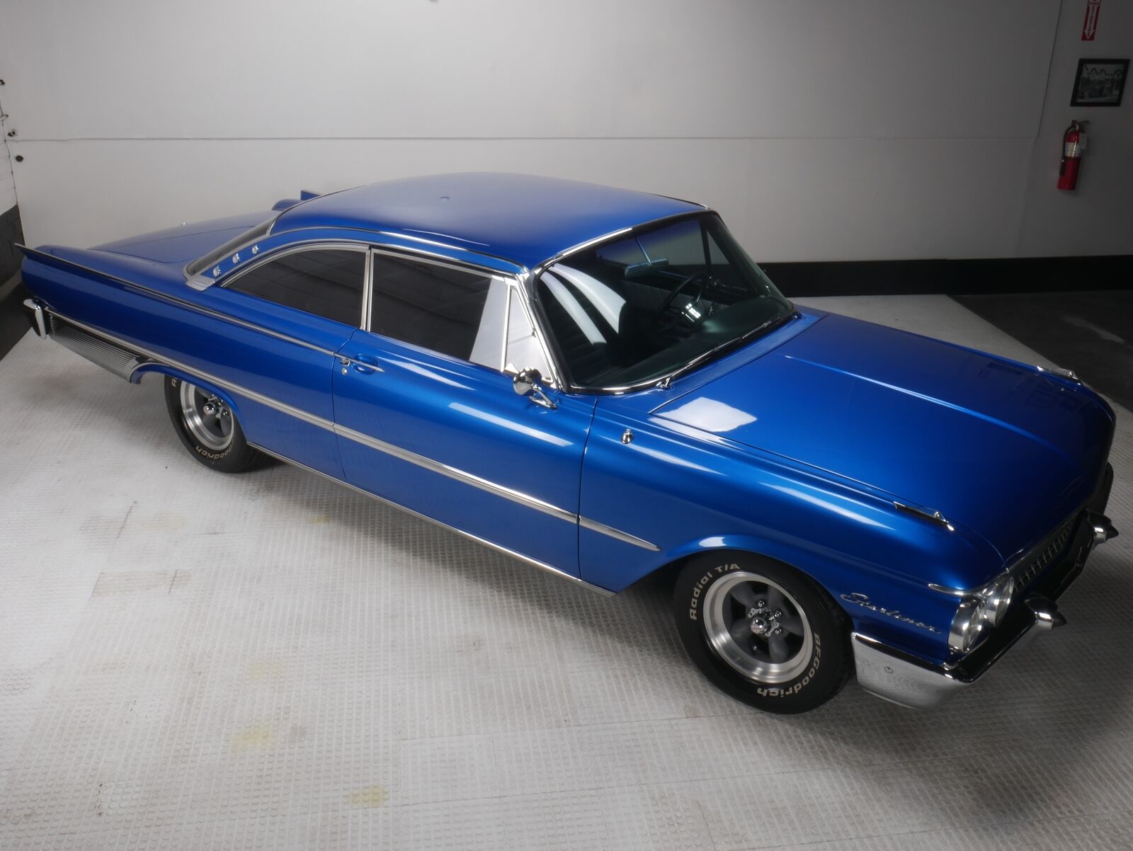 Ford-Galaxie-Starliner-Coupe-1961-1