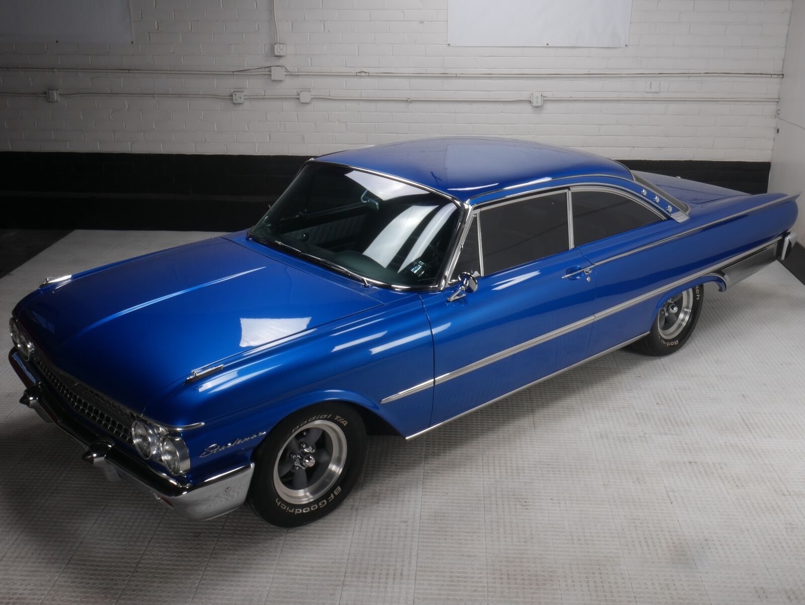 Ford-Galaxie-Starliner-Coupe-1961-7