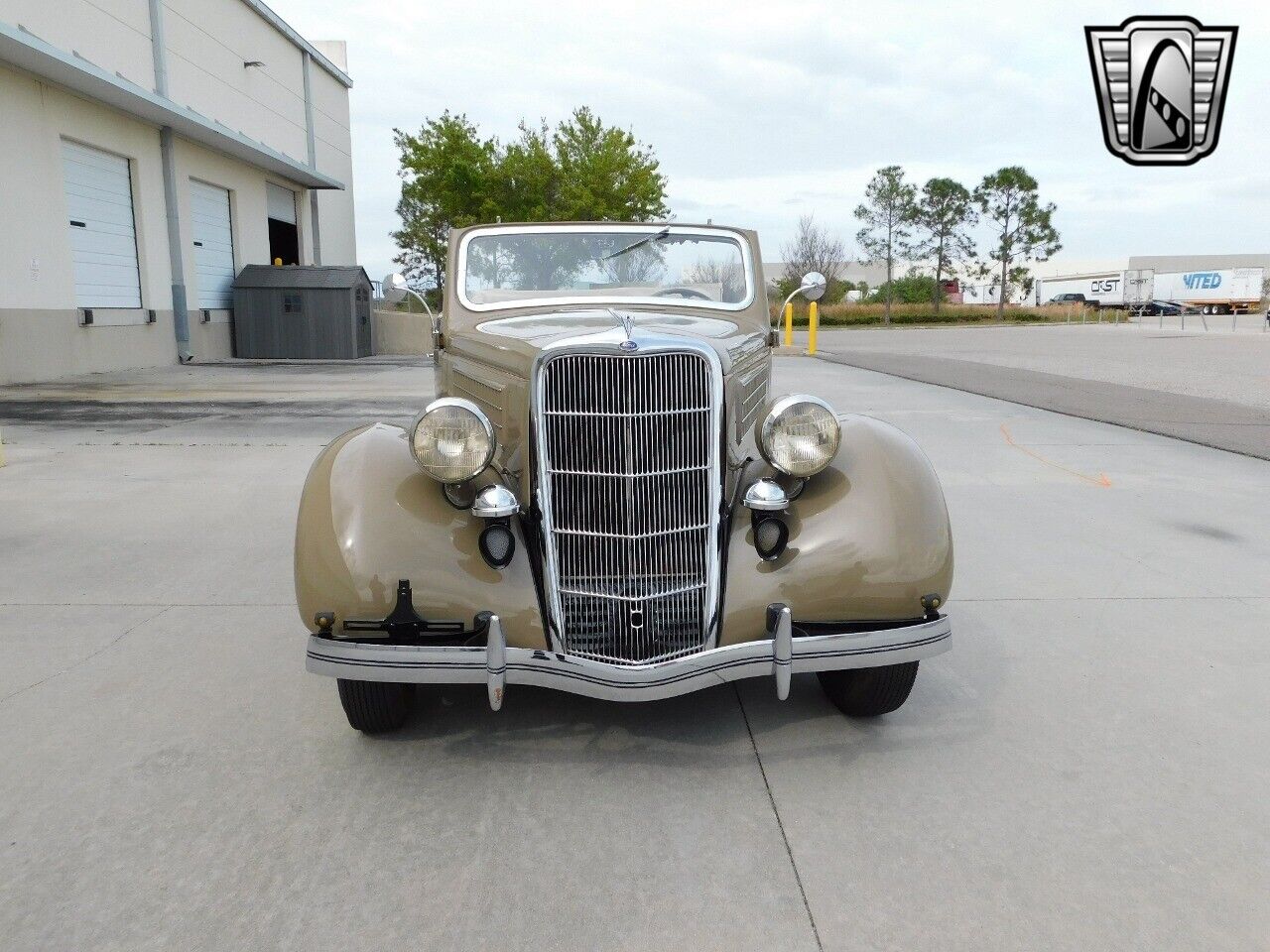 Ford-Model-48-1935-Brown-Saddle-100439-2