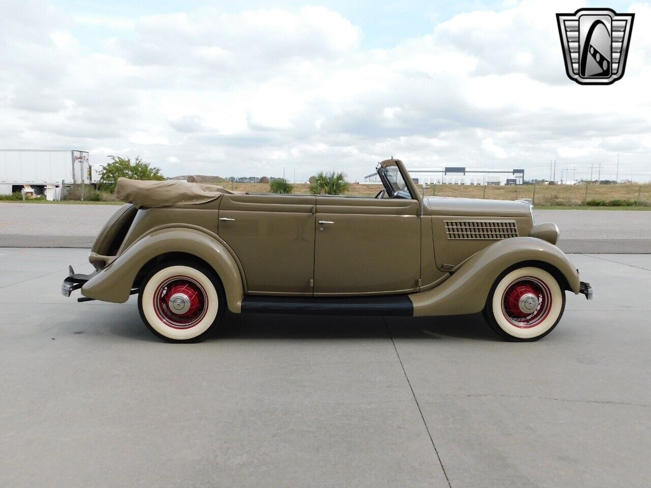 Ford-Model-48-1935-Brown-Saddle-100439-3