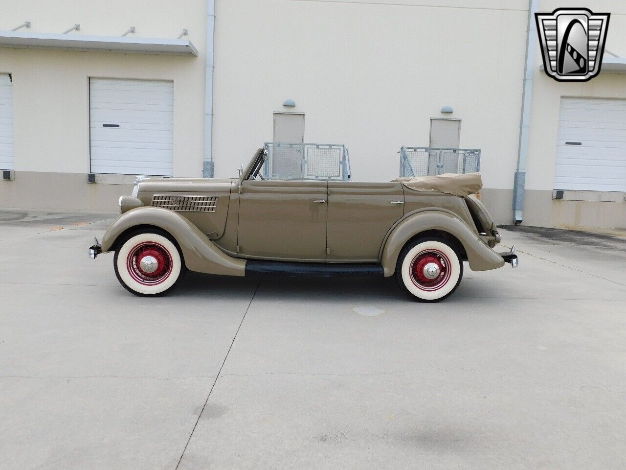 Ford-Model-48-1935-Brown-Saddle-100439-5