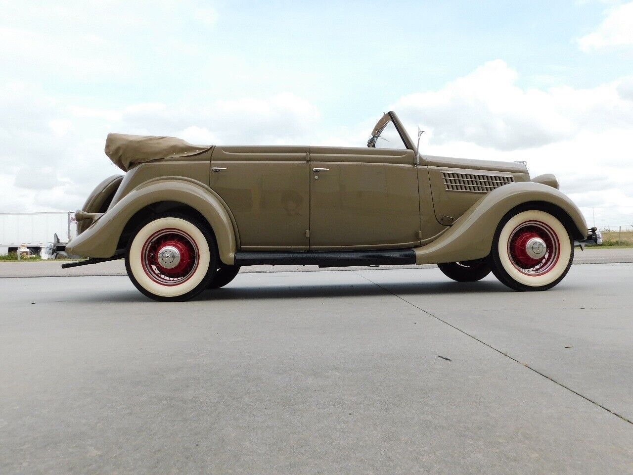 Ford-Model-48-1935-Brown-Saddle-100439-7