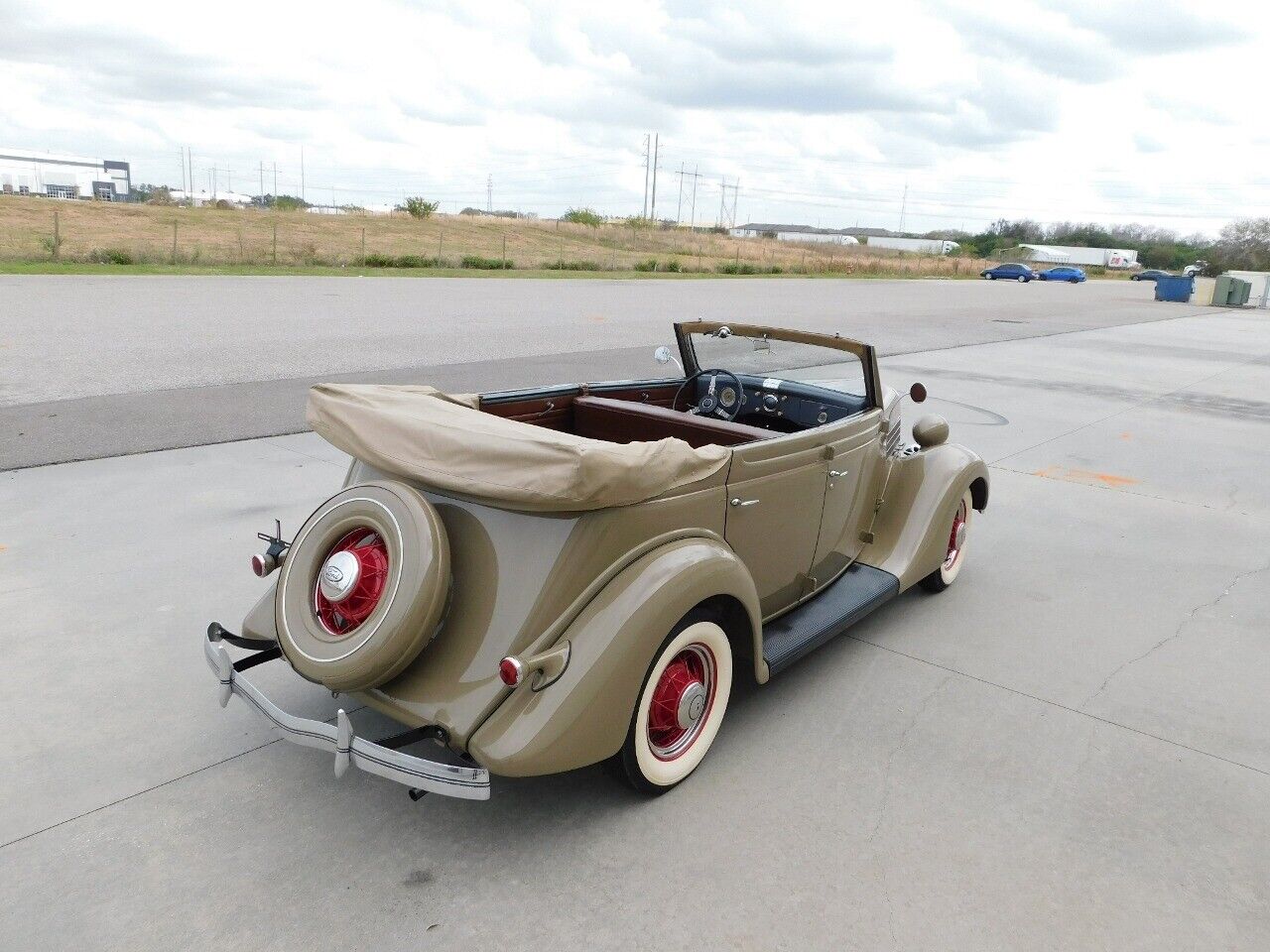 Ford-Model-48-1935-Brown-Saddle-100439-8