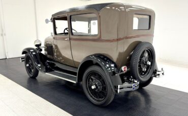 Ford-Model-A-Berline-1929-Tan-Brown-57217-2