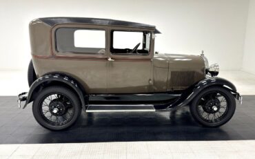 Ford-Model-A-Berline-1929-Tan-Brown-57217-5