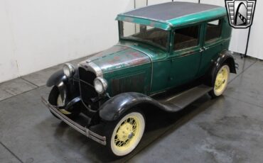 Ford-Model-A-Berline-1930-8