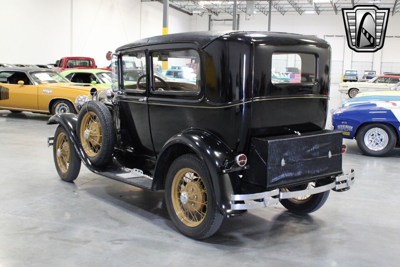 Ford-Model-A-Berline-1931-10