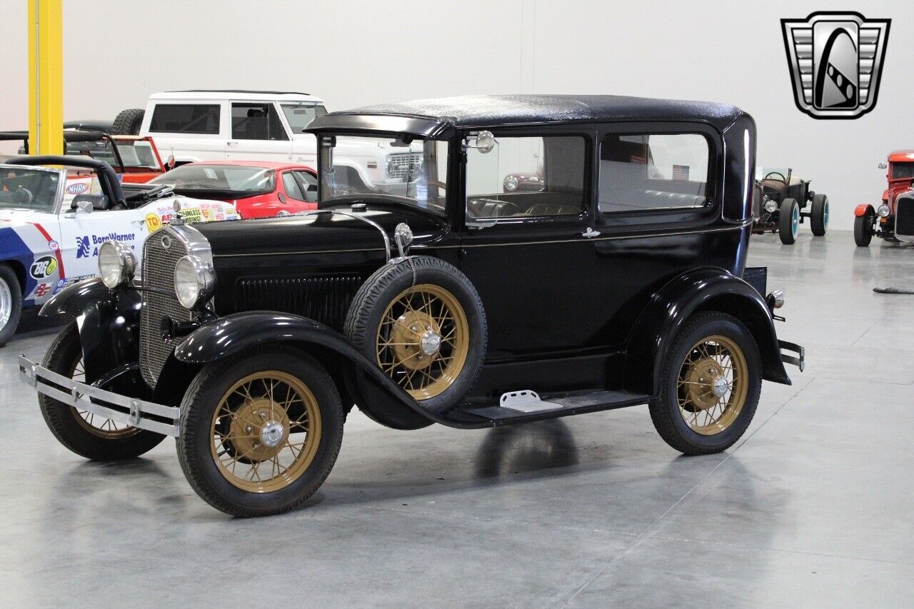 Ford-Model-A-Berline-1931-2