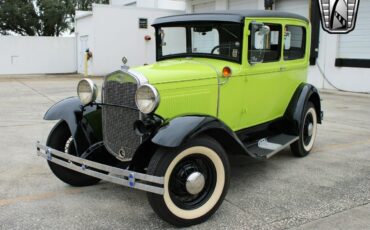 Ford-Model-A-Berline-1931-Green-Tan-5499-4