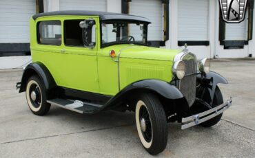 Ford-Model-A-Berline-1931-Green-Tan-5499-8