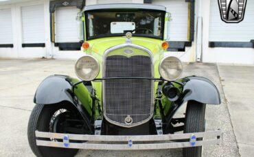 Ford-Model-A-Berline-1931-Green-Tan-5499-9