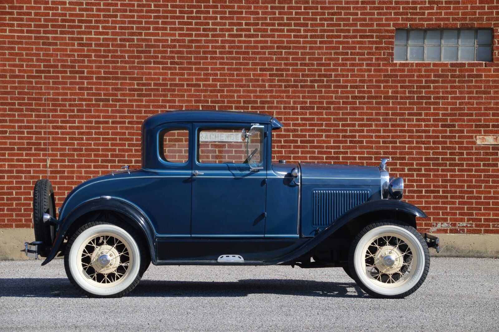 Ford-Model-A-Coupe-1931-10