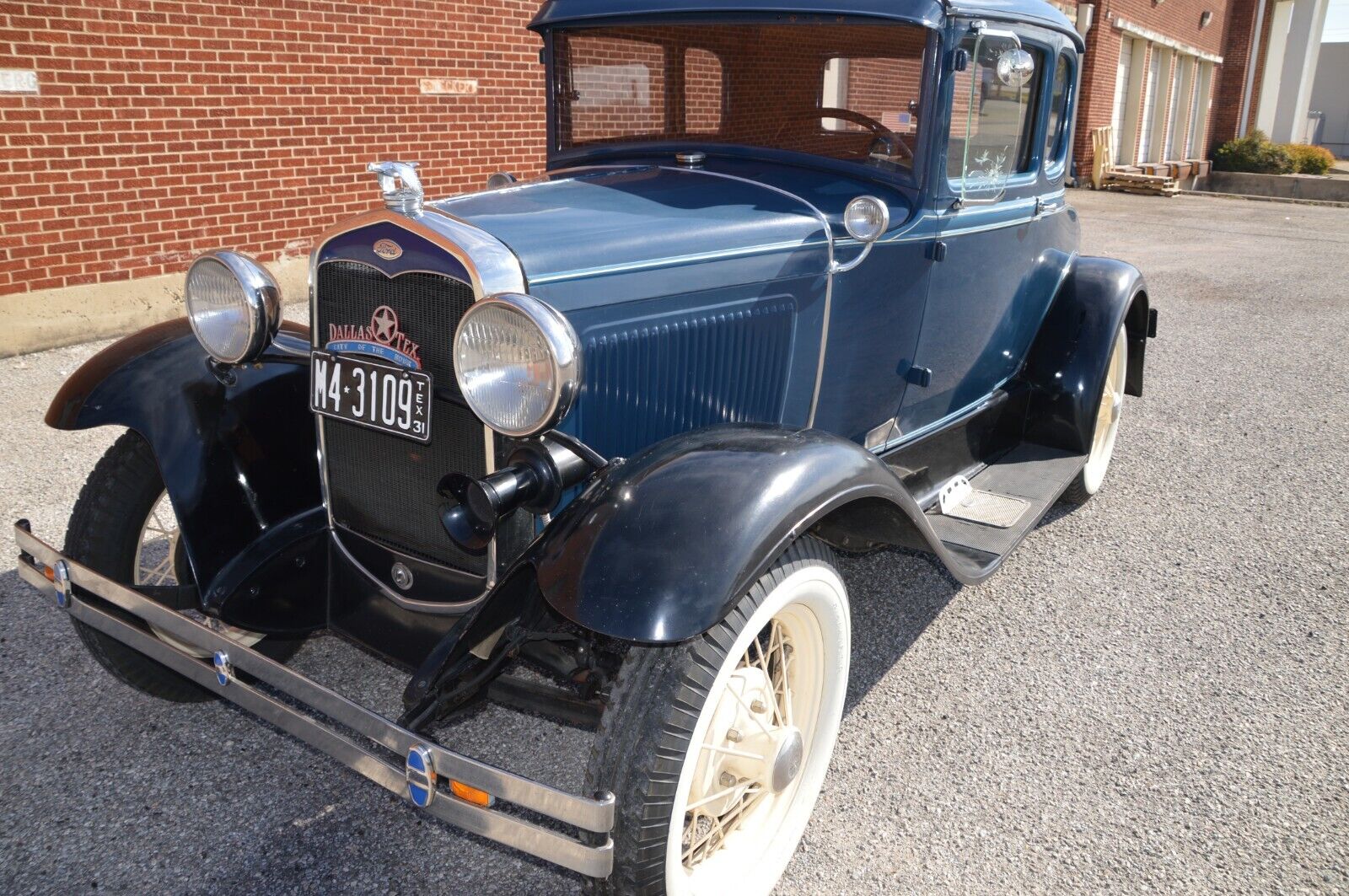 Ford-Model-A-Coupe-1931-4