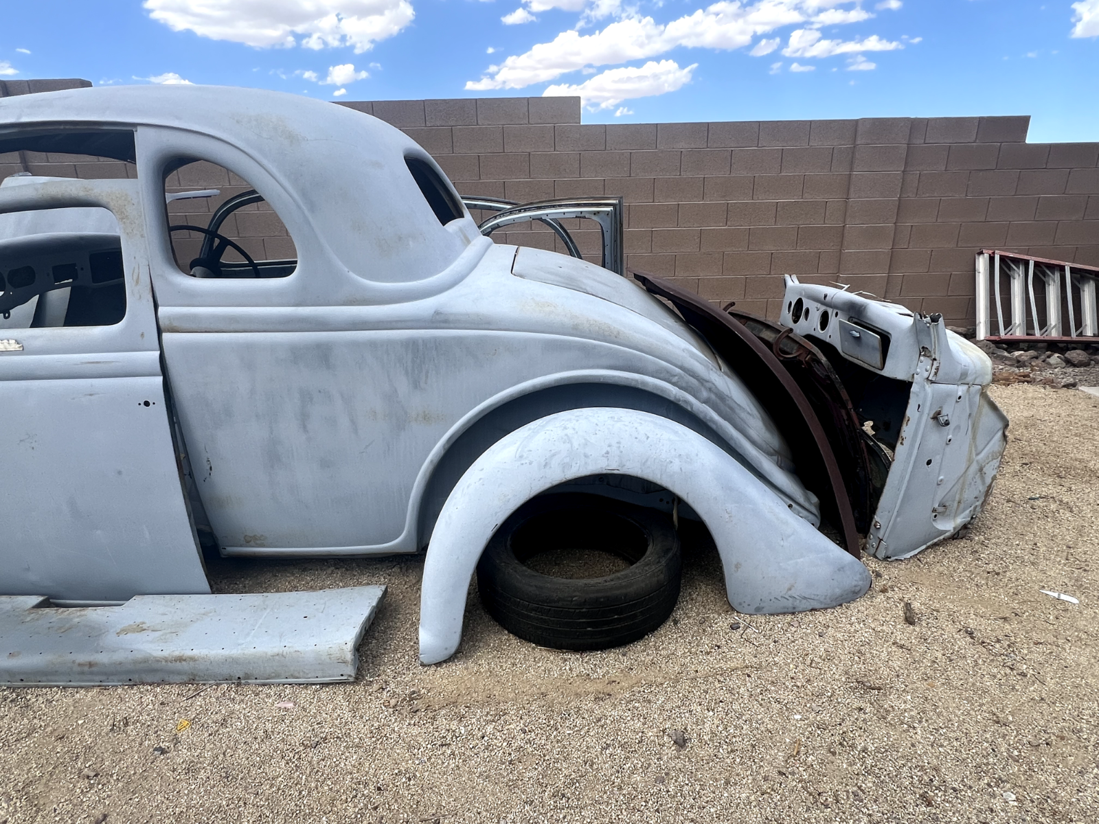 Ford-Model-A-Coupe-1935-10