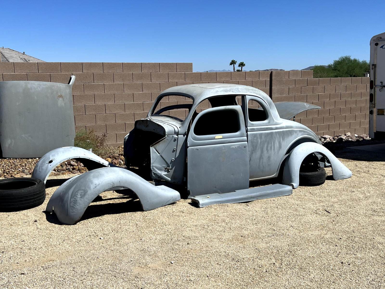 Ford-Model-A-Coupe-1935-2