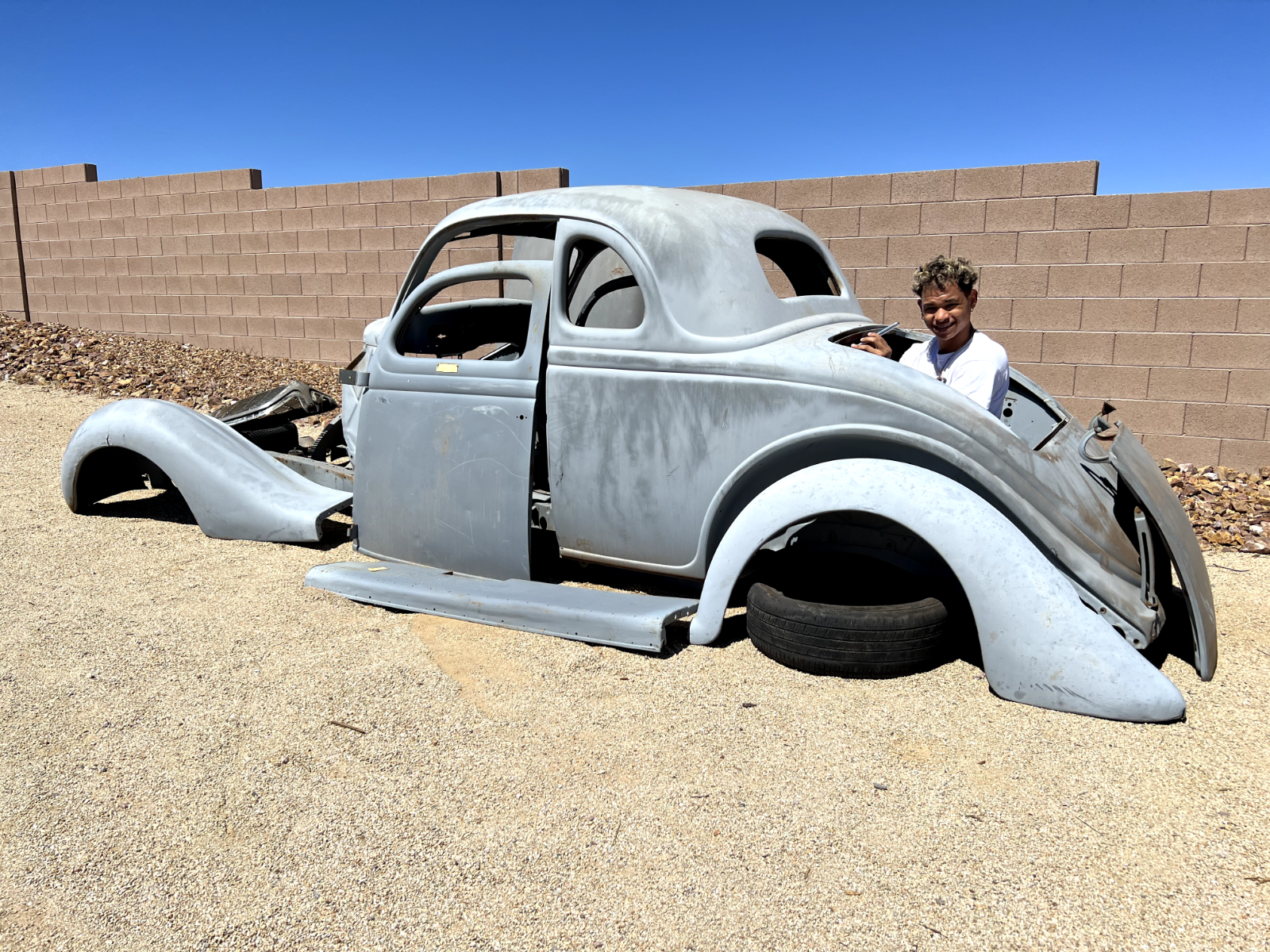 Ford-Model-A-Coupe-1935-4