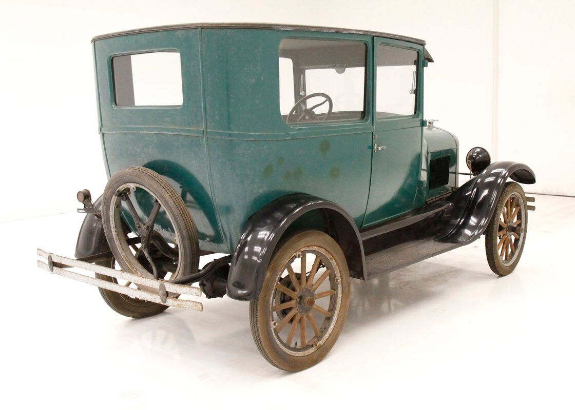 Ford-Model-T-Berline-1926-4