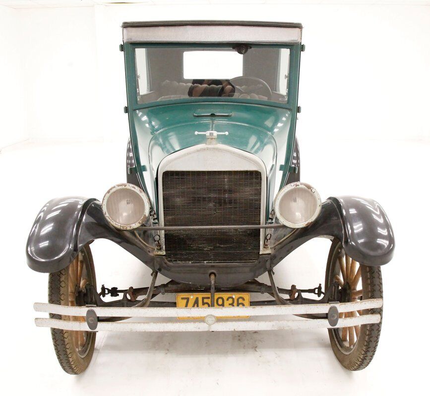 Ford-Model-T-Berline-1926-7