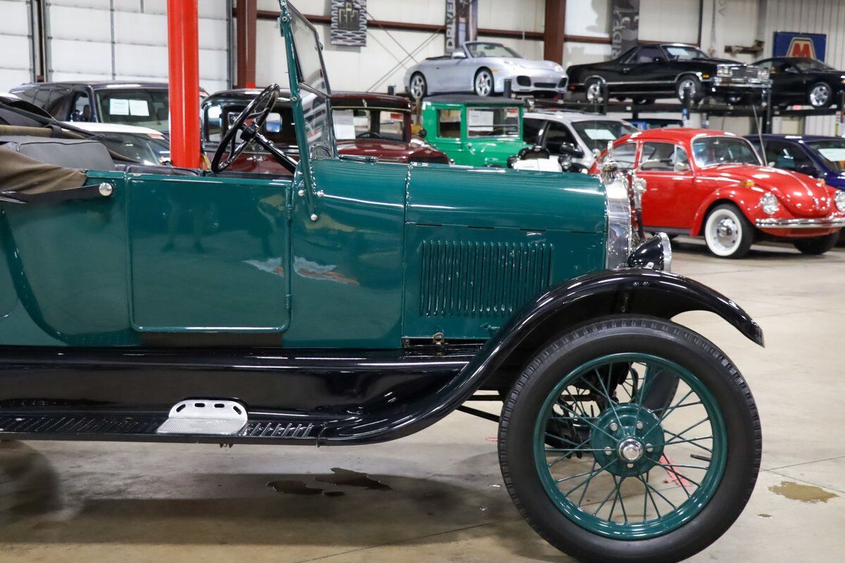 Ford-Model-T-Cabriolet-1926-10