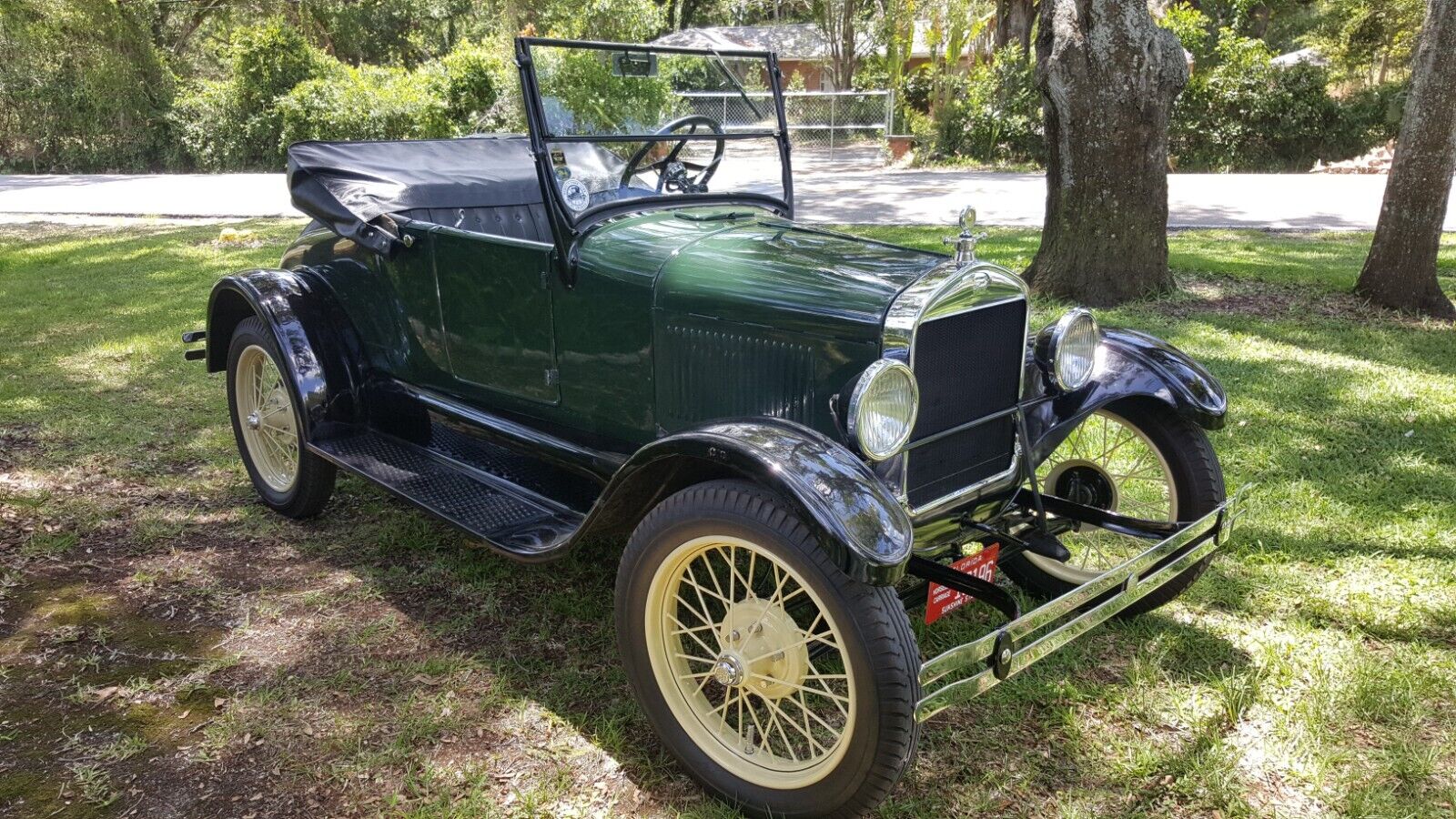 Ford-Model-T-Cabriolet-1926-2