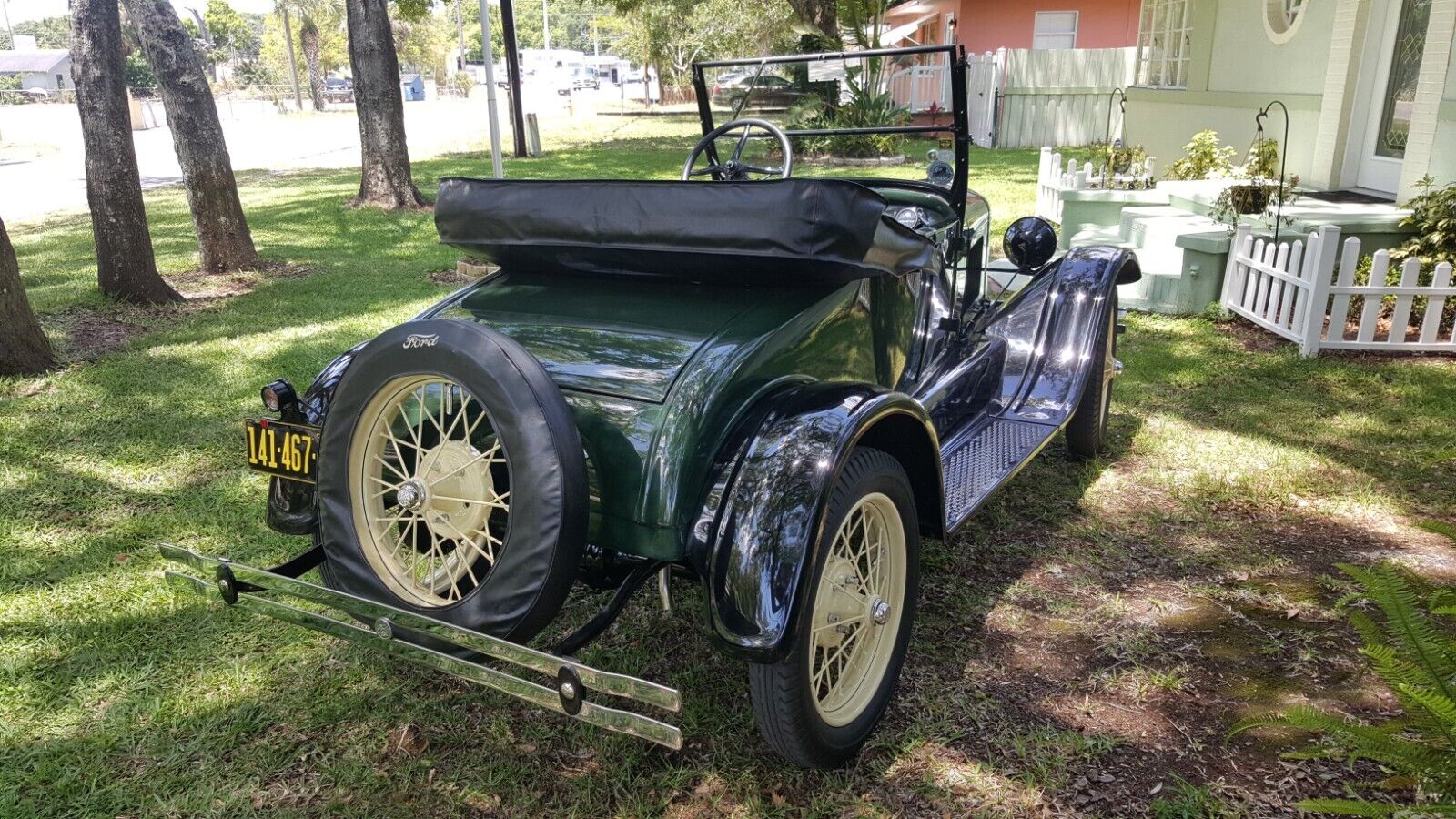 Ford-Model-T-Cabriolet-1926-3