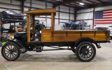 Ford-Model-T-Pickup-1923-3