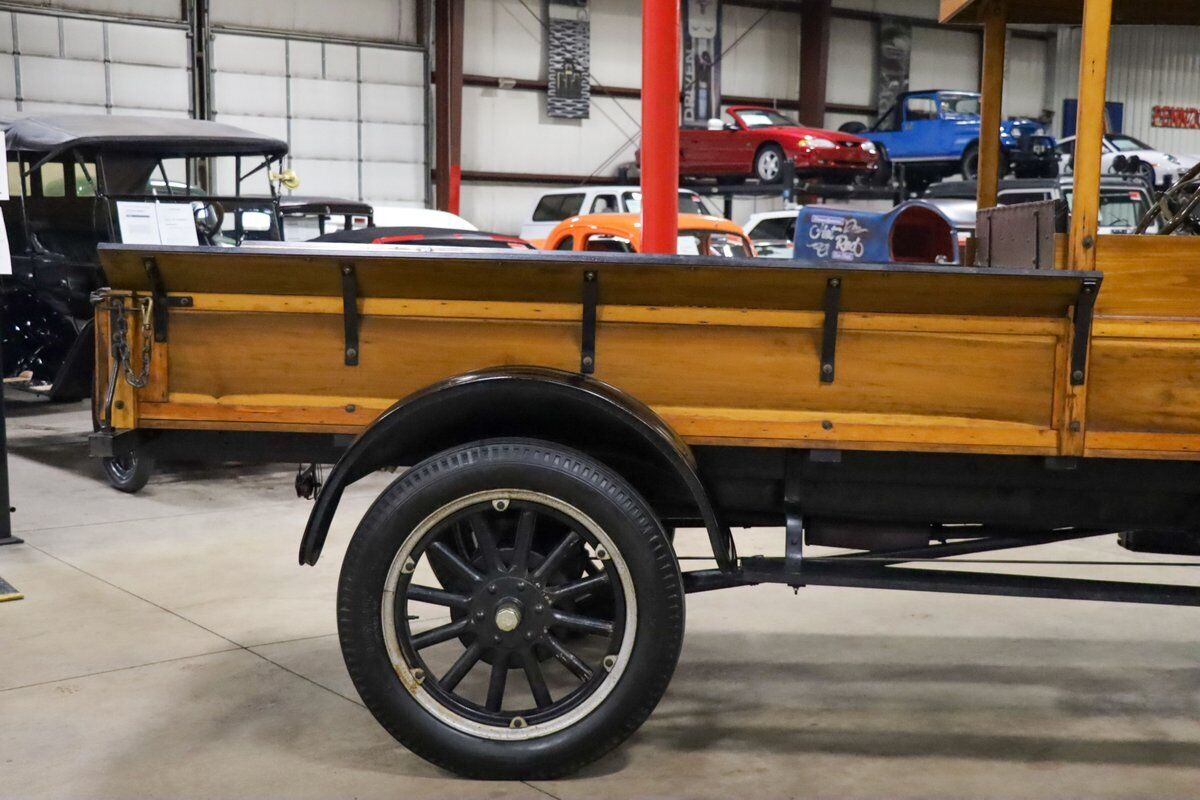 Ford-Model-T-Pickup-1923-8