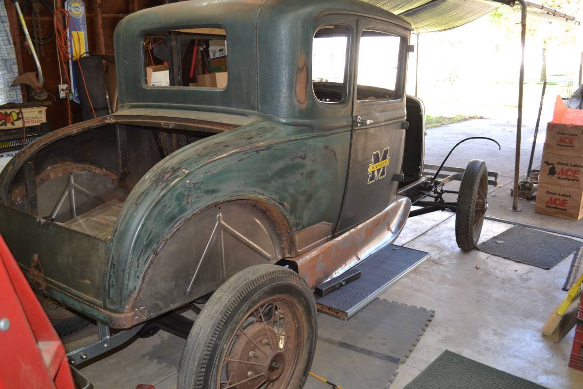 Ford-Model-a-coupe-1931-green-66802-13