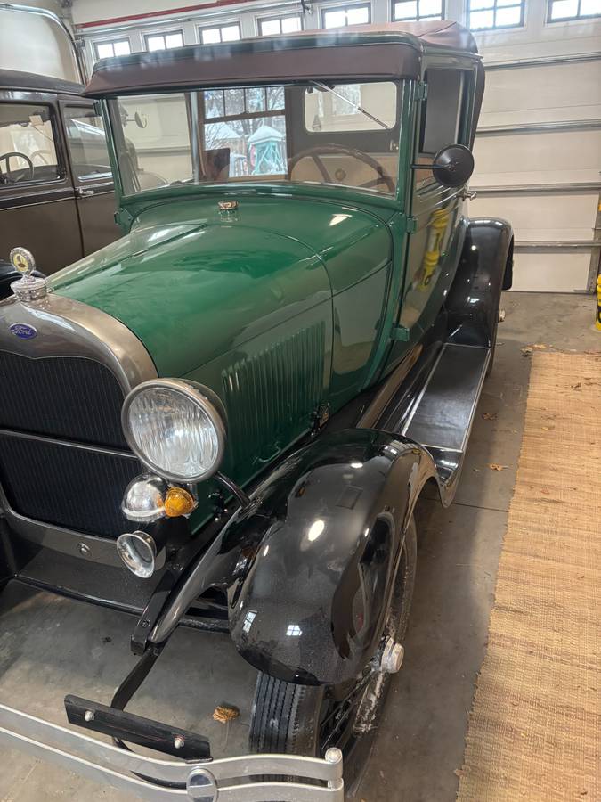 Ford-Model-a-sport-coupe-1928-green-148059-1