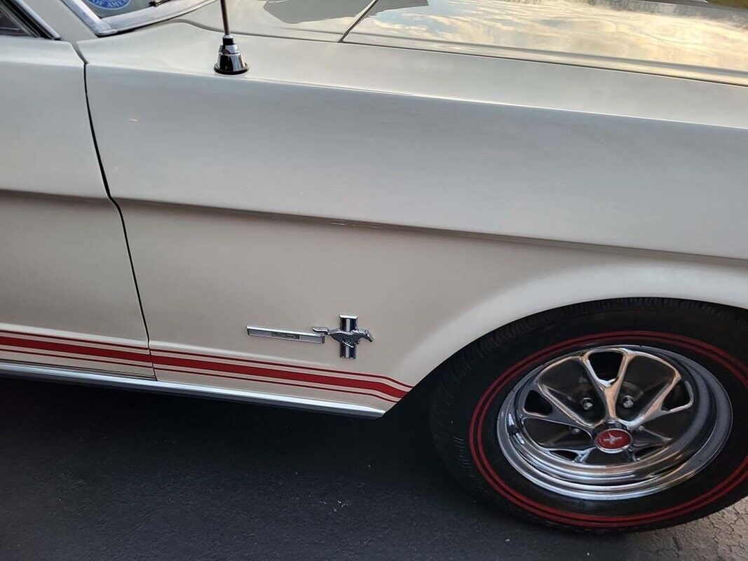 Ford-Mustang-1965-White-Black-73343-10