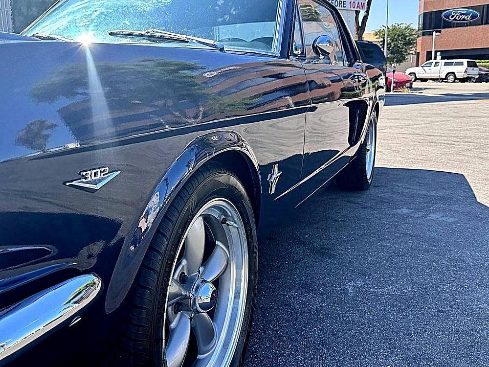 Ford-Mustang-1965-black-72420-7