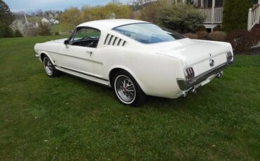 Ford-Mustang-1965-white-127138-2