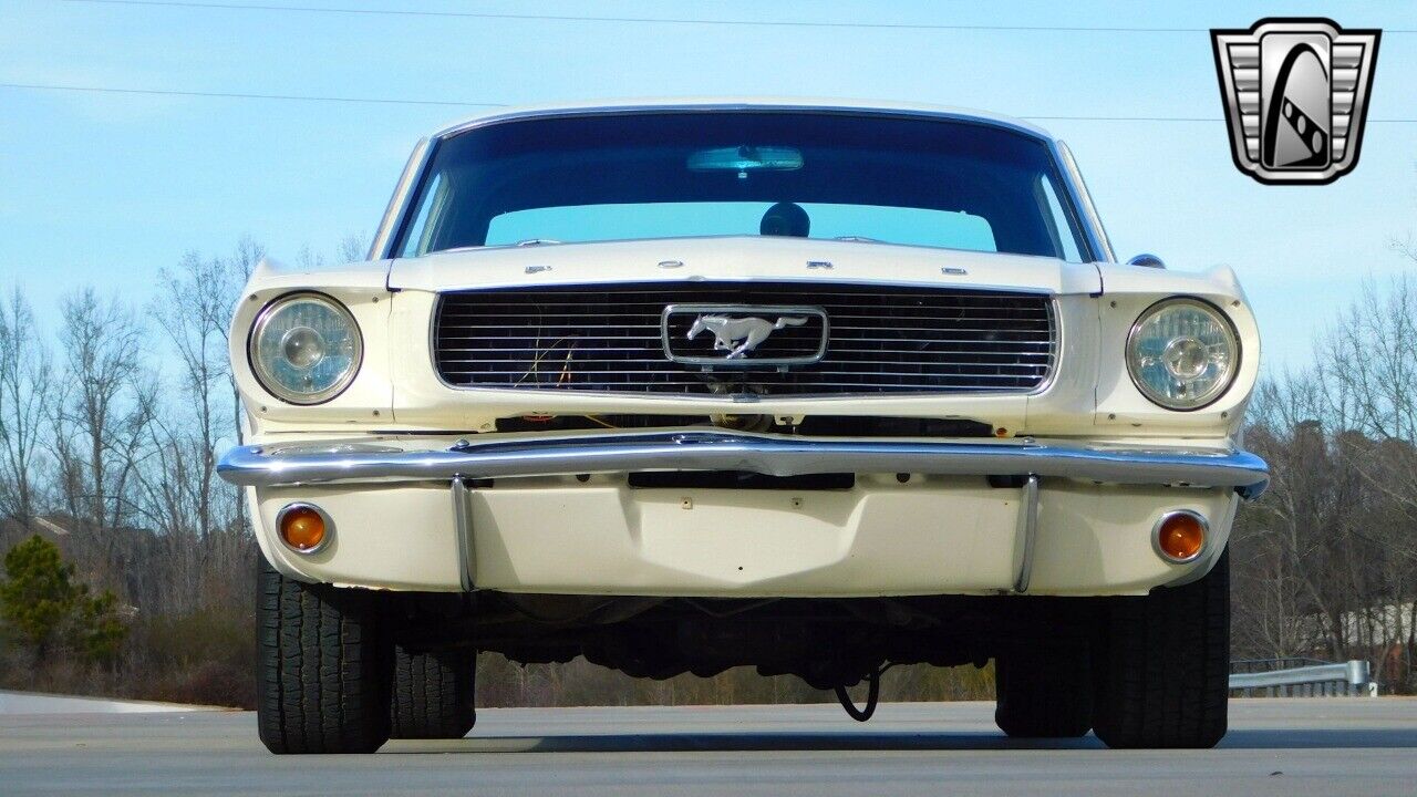 Ford-Mustang-1966-Beige-Black-20035-2