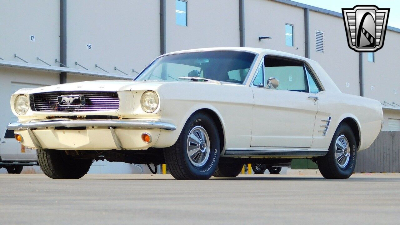 Ford-Mustang-1966-Beige-Black-20035-3