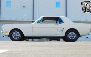 Ford-Mustang-1966-Beige-Black-20035-4