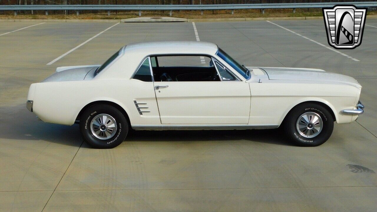 Ford-Mustang-1966-Beige-Black-20035-8