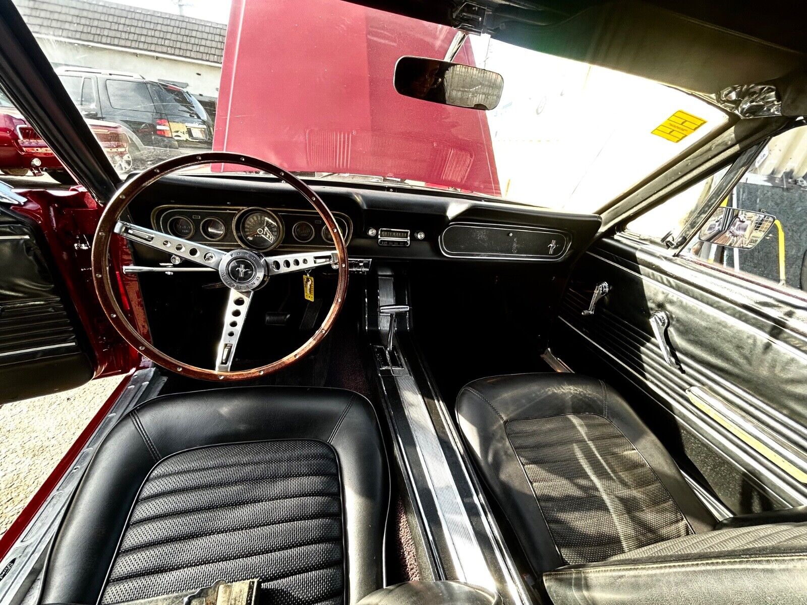 Ford-Mustang-1966-Red-Black-4905-11