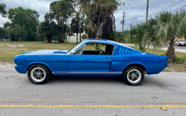 Ford-Mustang-1966-White-Black-34622-1