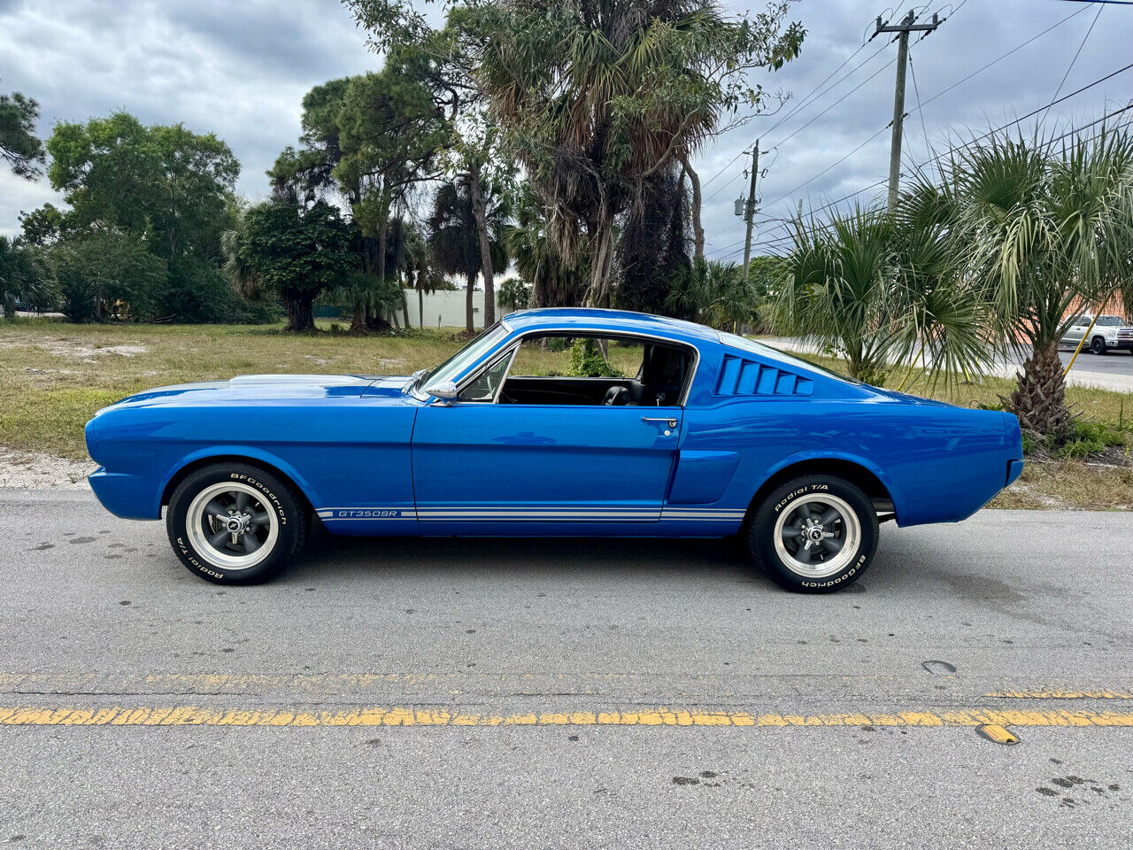 Ford-Mustang-1966-White-Black-34622-1