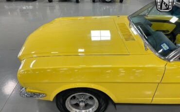 Ford-Mustang-1966-Yellow-Black-122936-6