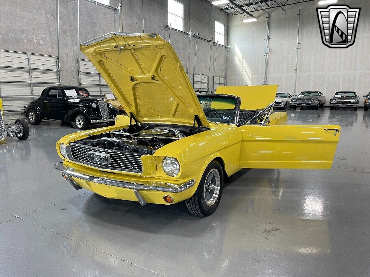 Ford-Mustang-1966-Yellow-Black-122936-8