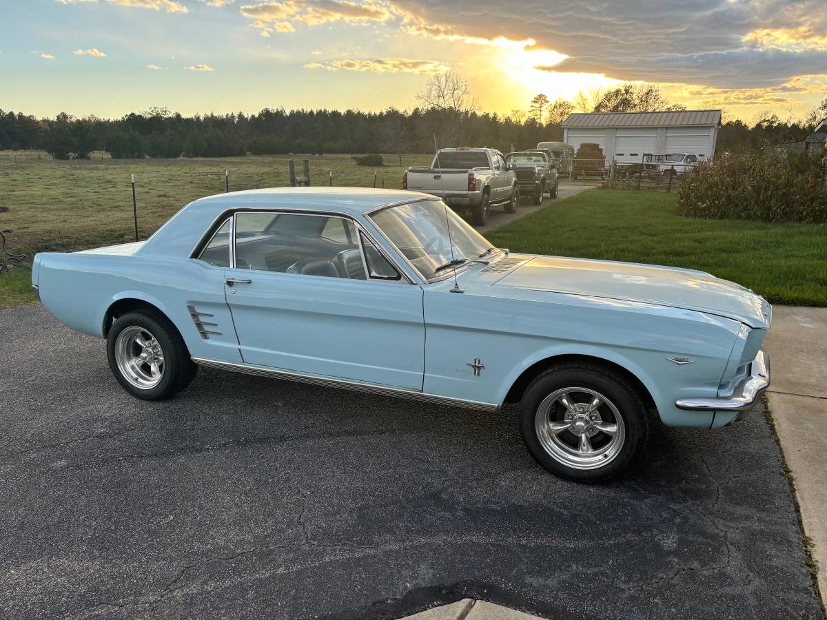 Ford-Mustang-1966-blue-119091-2