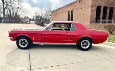 Ford-Mustang-1967-Red-Black-80467-10